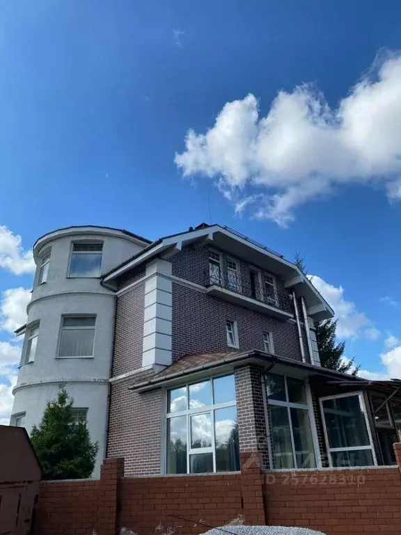 Дом в Свердловская область, Екатеринбург ул. Отдыха (350 м) - Фото 1