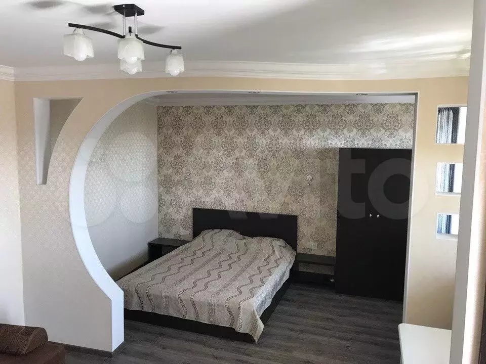 Комната 35 м в 1-к., 1/2 эт. - Фото 0