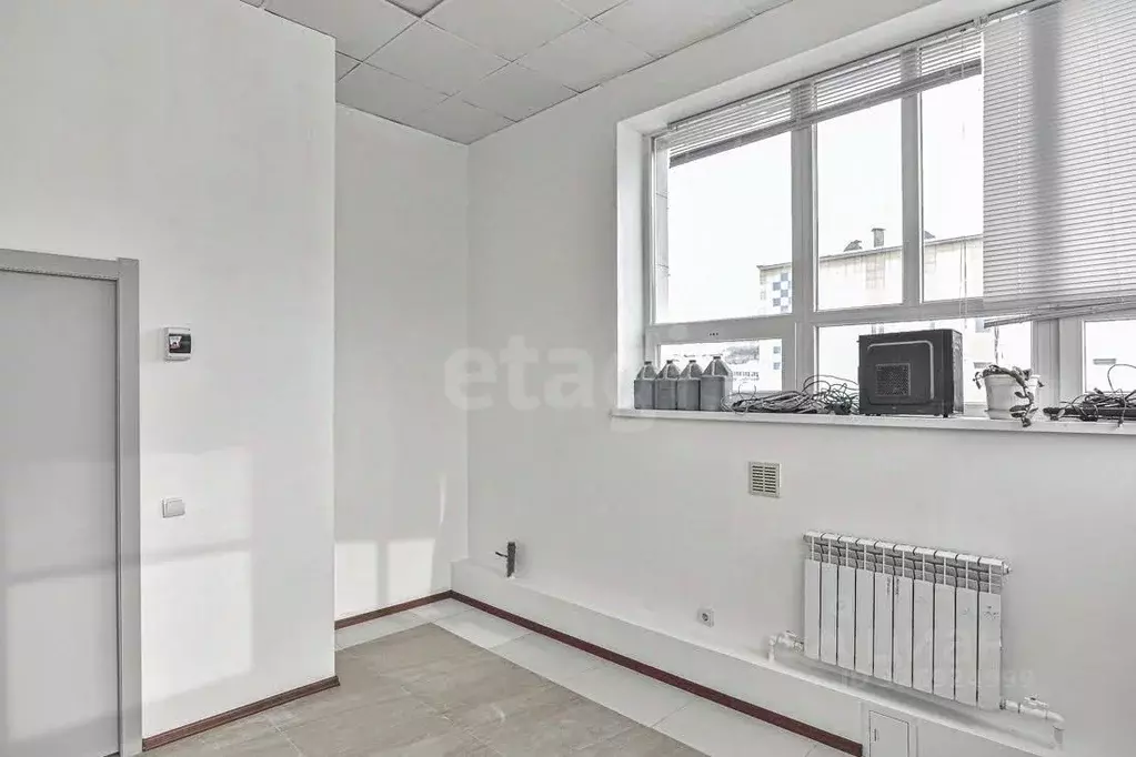 Офис в Сахалинская область, Южно-Сахалинск ул. А.О. Емельянова, 4 (17 ... - Фото 1