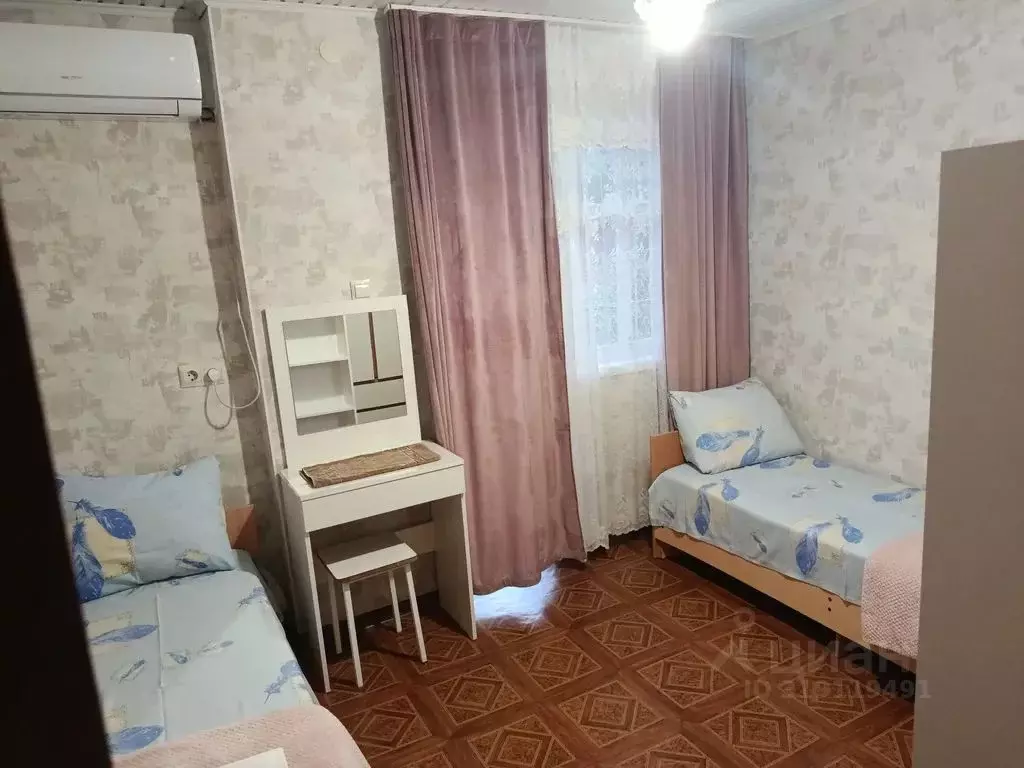 Комната Краснодарский край, Геленджик ул. Толстого, 30 - Фото 1