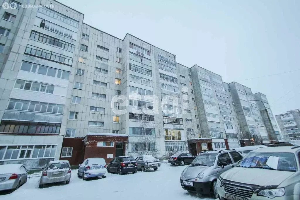 4-комнатная квартира: Тобольск, 4-й микрорайон, 13 (73 м) - Фото 0