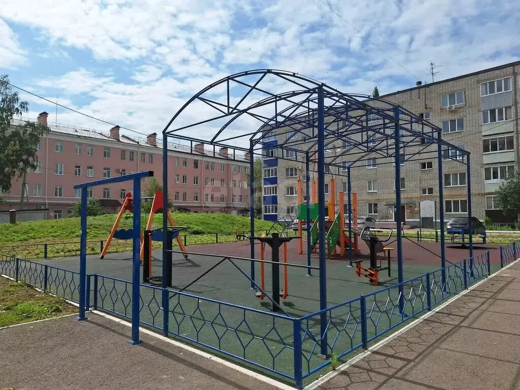 4-комнатная квартира: Стерлитамак, улица Худайбердина, 36 (77 м) - Фото 1
