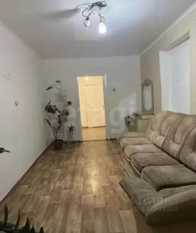 Дом в Калмыкия, Приютненский район, Булуктинское с/мо, пос. Нарын  ... - Фото 1