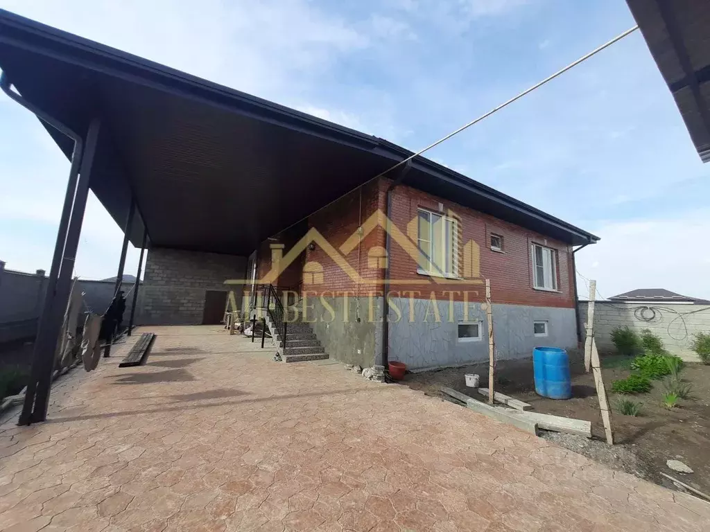 Дом в Северная Осетия, Владикавказ пл. Свободы (130 м) - Фото 1