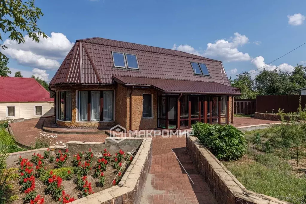 Дом в Брянская область, Брянск Спартаковский пер., 9 (168 м) - Фото 1