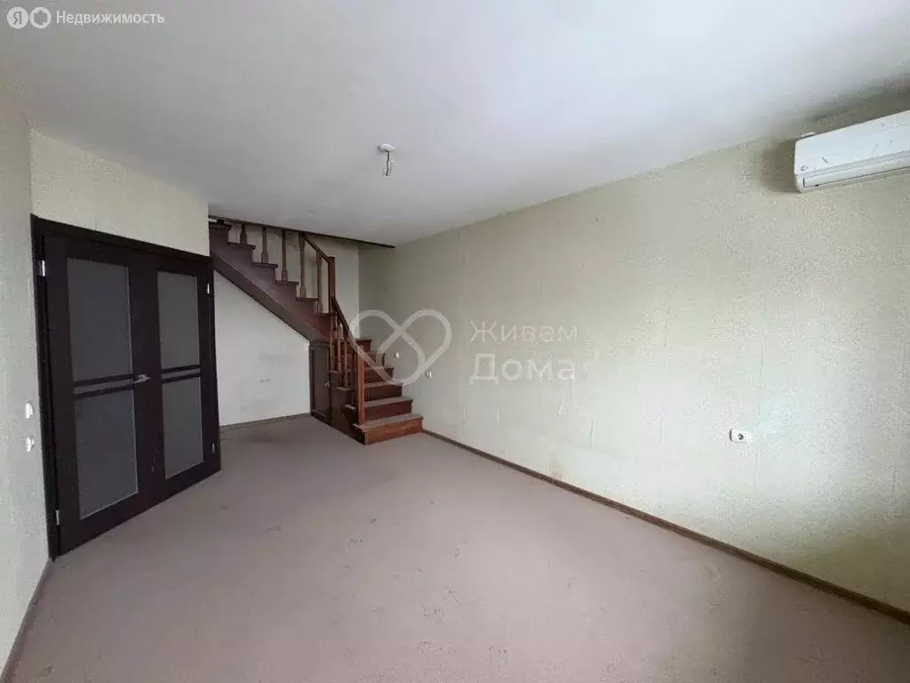 3-комнатная квартира: Волгоград, улица Янки Купалы, 60 (80.1 м) - Фото 1