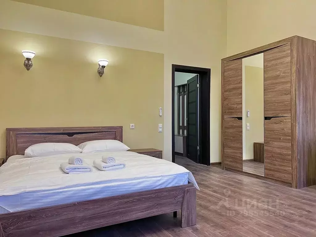 Комната Санкт-Петербург наб. Лейтенанта Шмидта, 33 - Фото 1