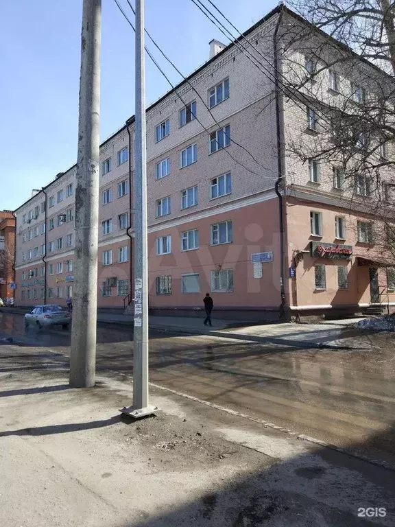 Комната 18 м в 9-к., 2/5 эт. - Фото 0