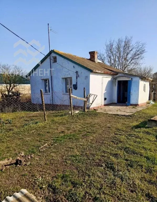 Дом в Крым, Сакский район, с. Добрушино ул. Гагарина (35 м) - Фото 1