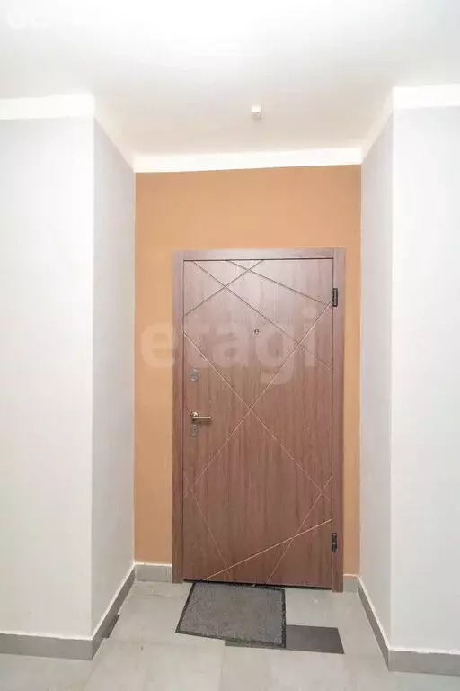1-комнатная квартира: Тюмень, улица Тимофея Чаркова, 83 (37.7 м) - Фото 1
