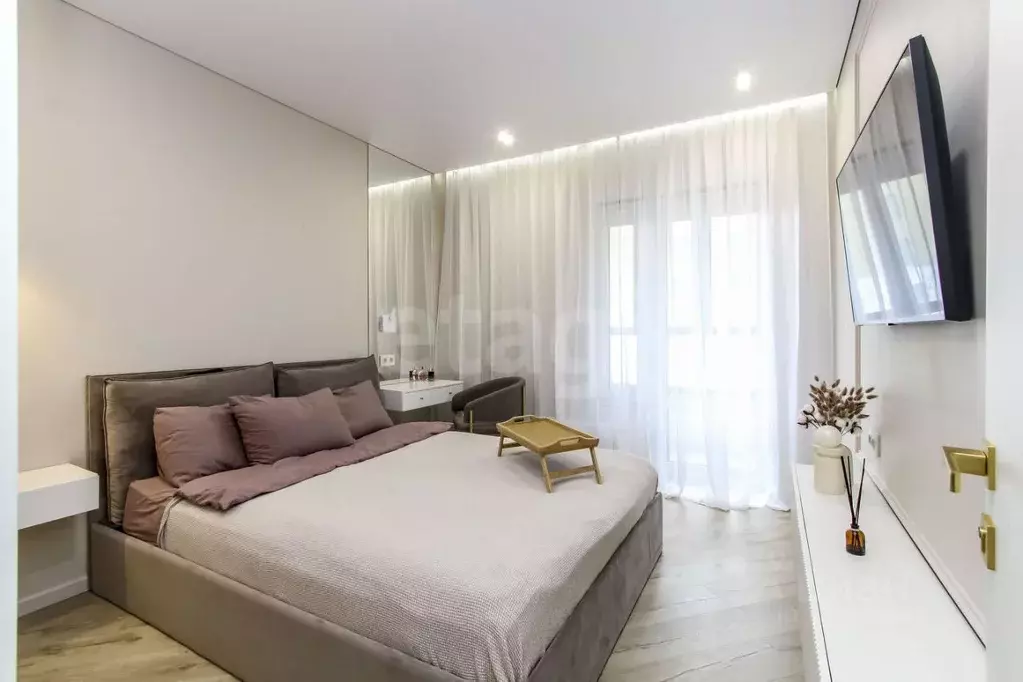 3-к кв. Тюменская область, Тюмень ул. Разведчика Кузнецова, 7 (91.8 м) - Фото 1