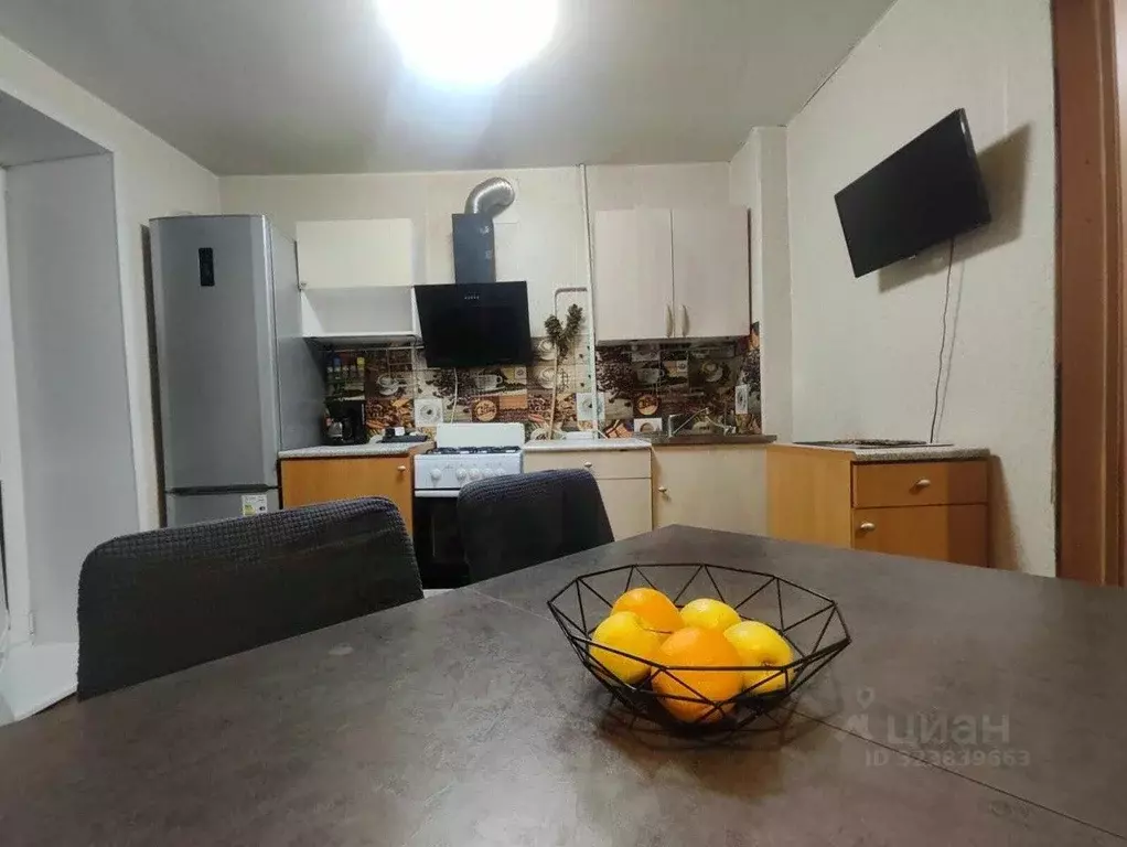 3-к кв. Свердловская область, Екатеринбург ул. Билимбаевская, 33 (70.0 ... - Фото 2