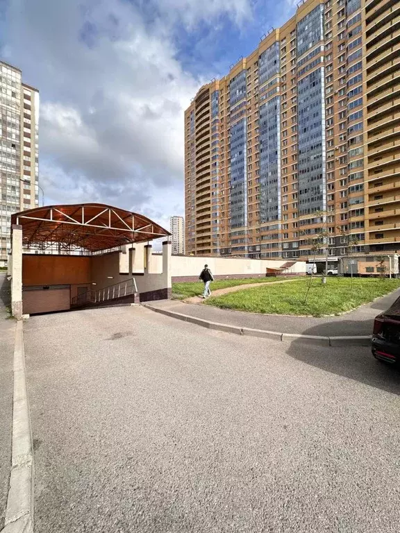 Гараж в Ленинградская область, Мурино Всеволожский район, аллея ... - Фото 1