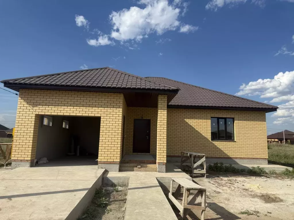 Дом в Оренбургская область, Оренбургский район, пос. Весенний ул. ... - Фото 1