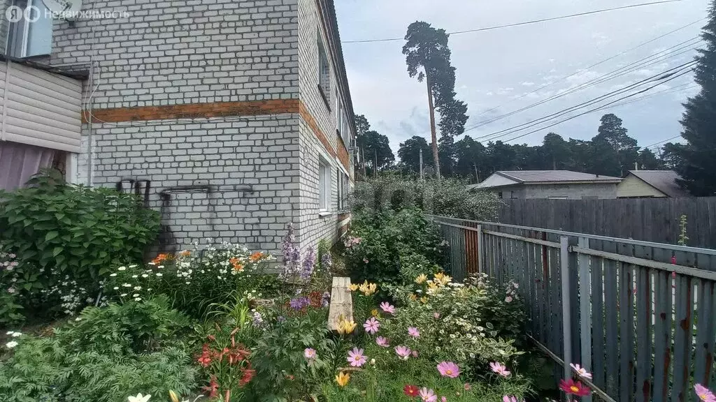 3-комнатная квартира: Заводоуковск, улица Усадьба ЛПХ, 21 (63 м) - Фото 1