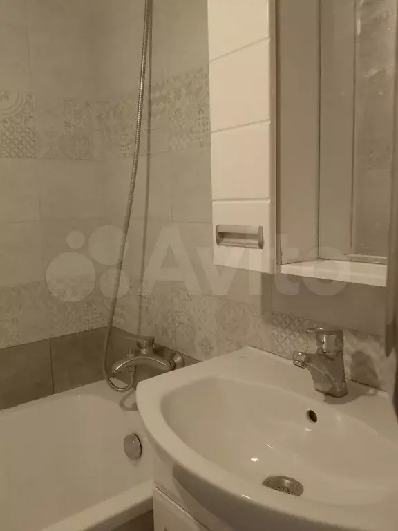 2-к. квартира, 52 м, 4/9 эт. - Фото 0