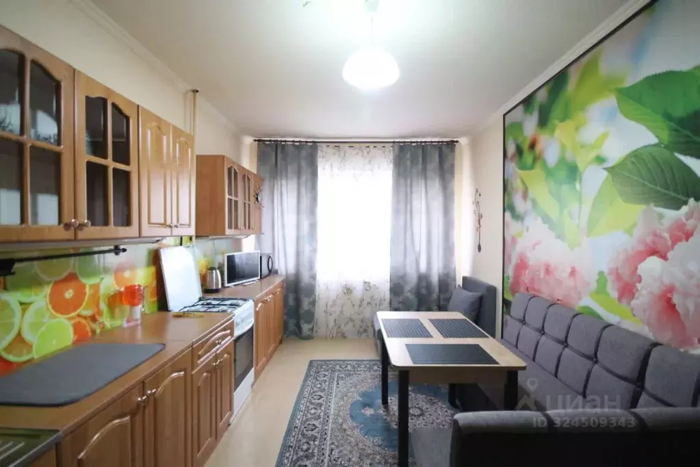 1-к кв. Ямало-Ненецкий АО, Новый Уренгой Оптимистов мкр, 10/1 (56.4 м) - Фото 1