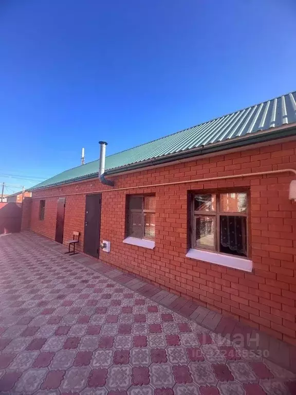 Дом в Астраханская область, Астрахань ул. Бубнова, 12 (220 м) - Фото 1