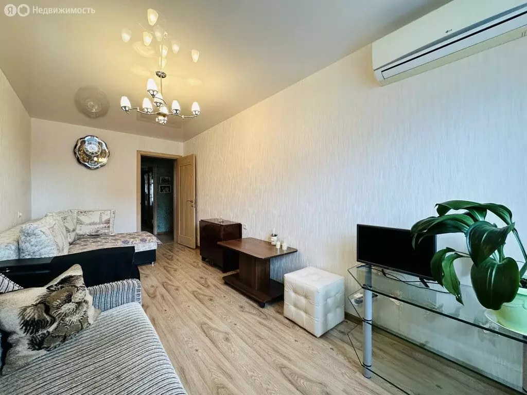 3-комнатная квартира: Геленджик, улица Грибоедова, 15 (58.2 м) - Фото 1