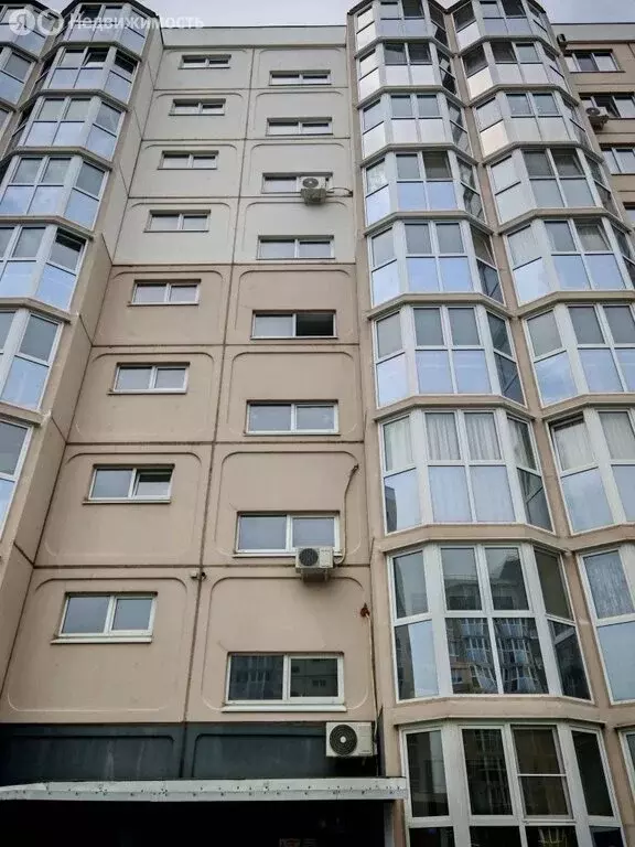 2-комнатная квартира: Артём, улица Горького, 6 (49 м) - Фото 1