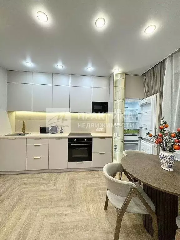 Продается 2-комнатная квартира - Фото 1