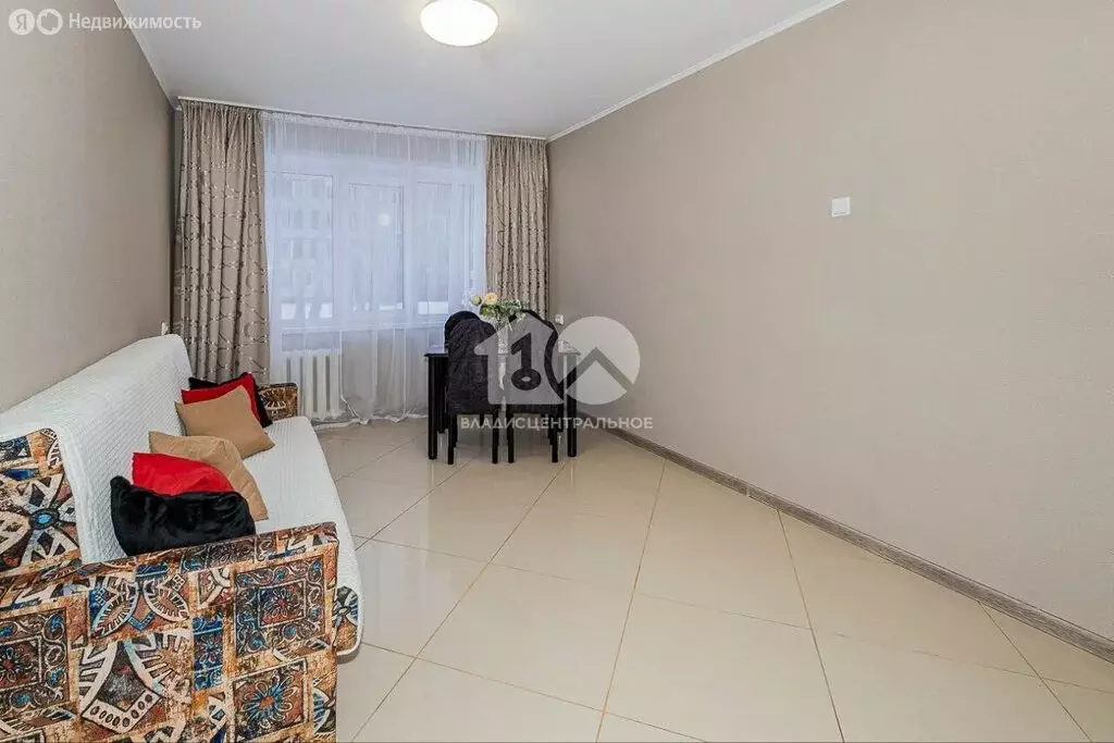 3-комнатная квартира: Новосибирск, улица Бориса Богаткова, 200 (61.7 ... - Фото 2