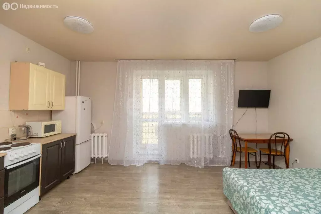 Квартира-студия: Тюмень, микрорайон Мыс, Судоремонтная улица, 29к2 ... - Фото 1