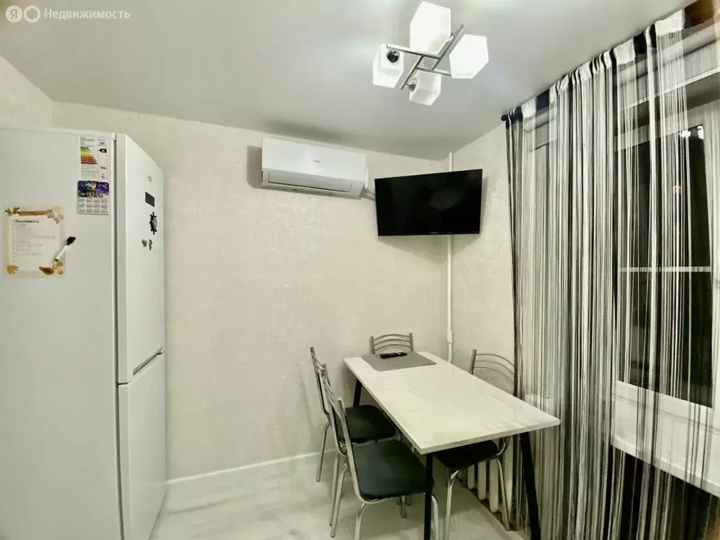 3-комнатная квартира: Волгоград, микрорайон Тулака, улица Карла ... - Фото 2