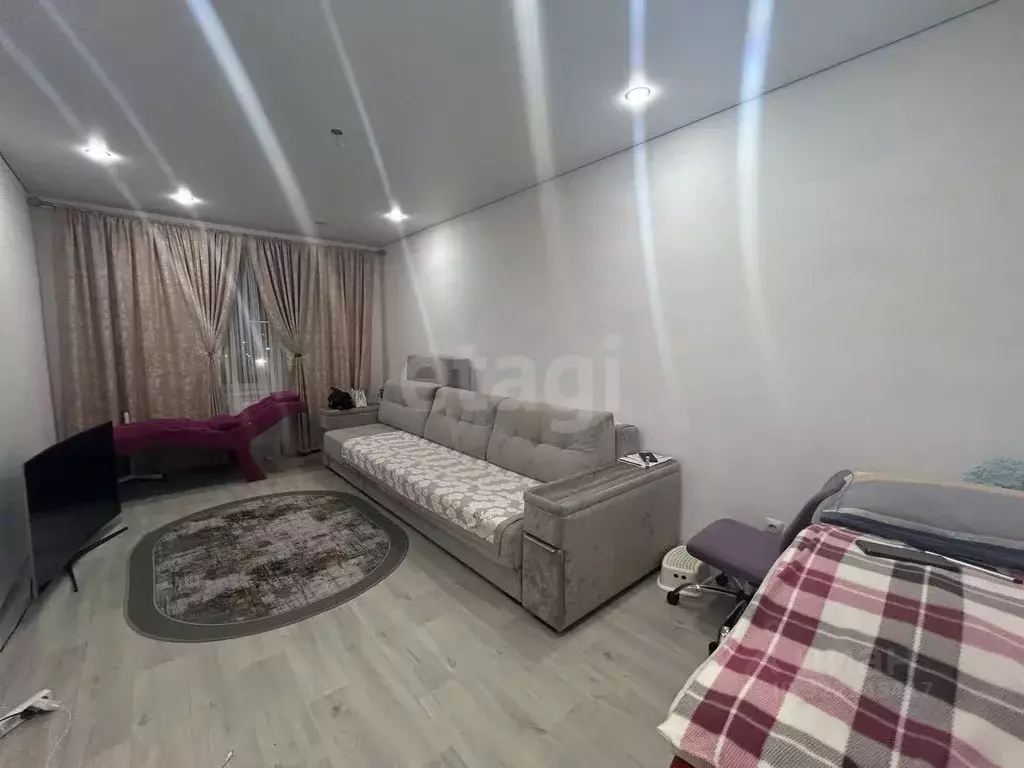 2-к кв. Ямало-Ненецкий АО, Новый Уренгой Сибирская ул., 31А (52.6 м) - Фото 1