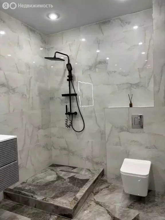 2-комнатная квартира: Владикавказ, улица Курсантов-Кировцев, 15Д (74 ... - Фото 1