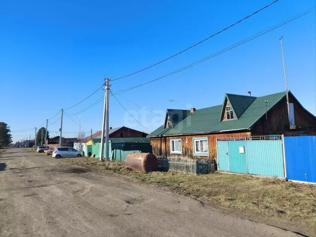 Дом в Красноярский край, Емельяновский муниципальный округ, с. ... - Фото 1