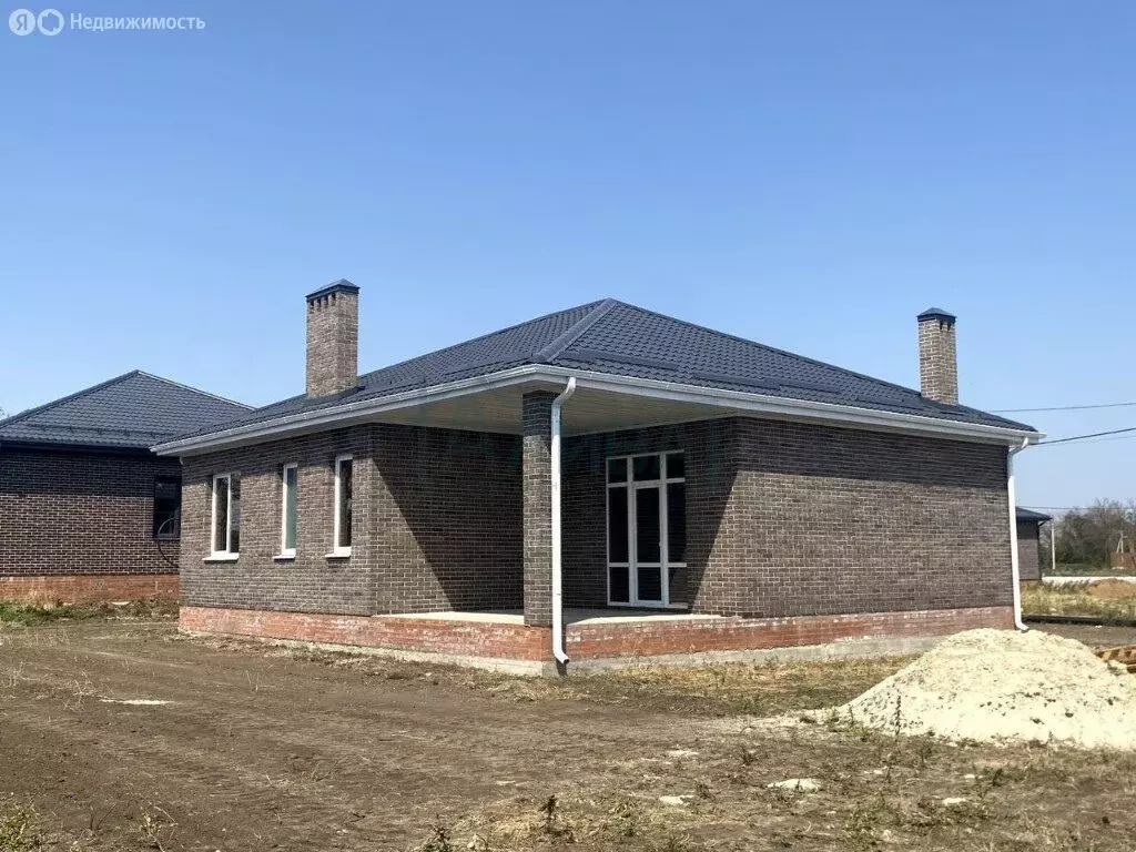 Дом в Ленинаван, улица Р.Н. Филиппова (140 м) - Фото 1