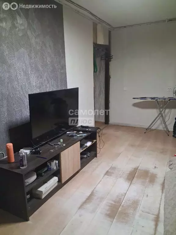 3-комнатная квартира: Ижевск, улица Воровского, 136 (54.8 м) - Фото 1