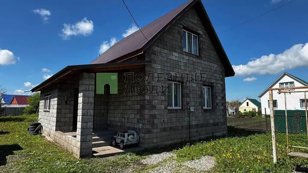 Дом в Башкортостан, Иглинский сельсовет, с. Иглино ул. Комарова (120 ... - Фото 0