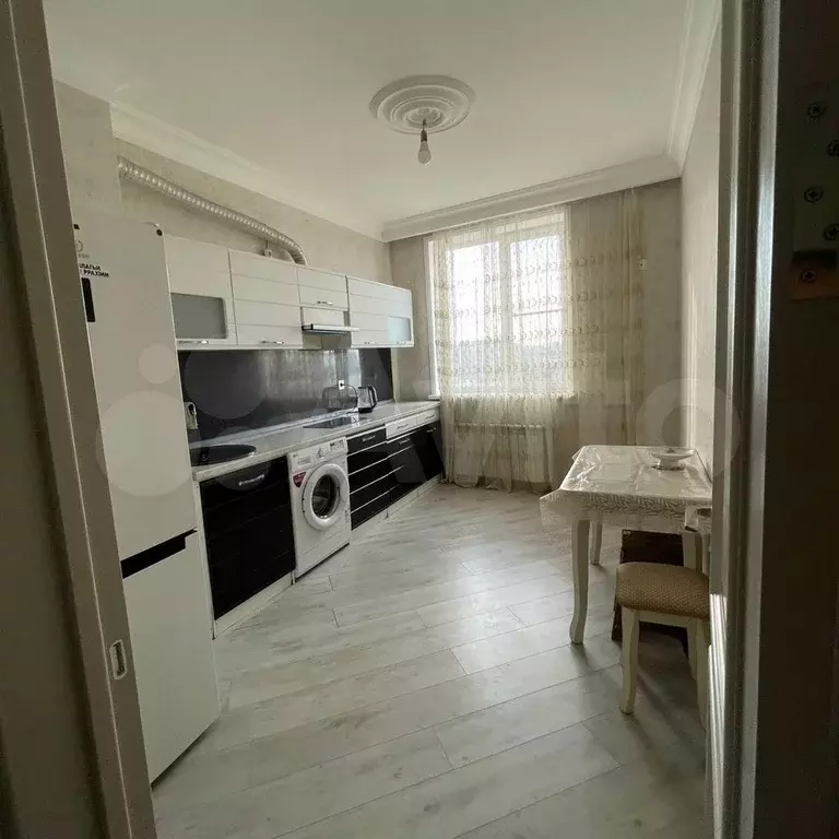 2-к. квартира, 60 м, 12/14 эт. - Фото 1