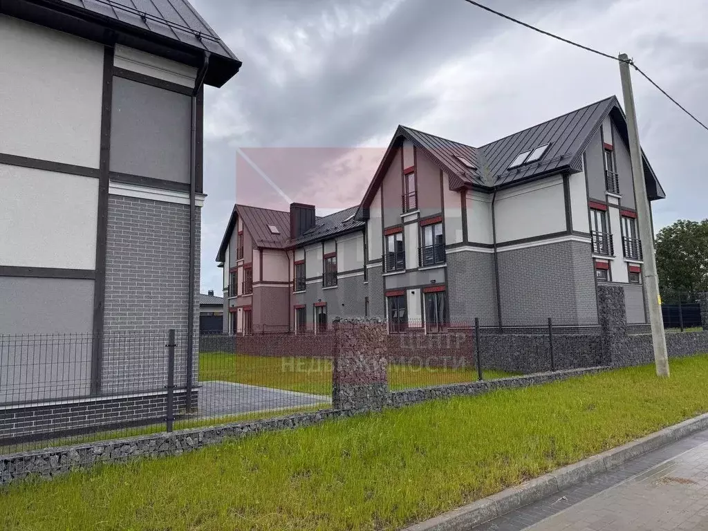 Таунхаус в Калининградская область, Пионерский Октябрьская ул., 10Б ... - Фото 1