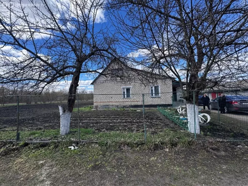 Дом в посёлок городского типа Хотынец, улица Строителей, 39 (102 м) - Фото 1