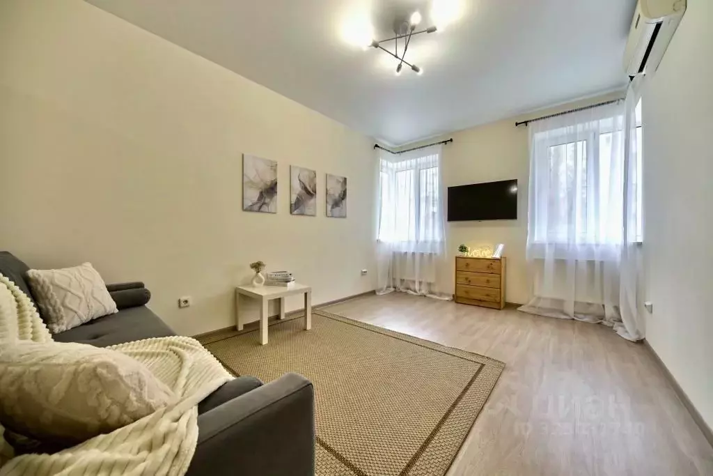 2-к кв. Волгоградская область, Волгоград ул. Пархоменко, 8 (43.0 м) - Фото 1