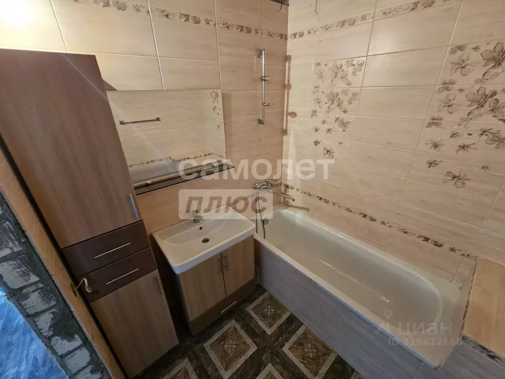 2-к кв. Пензенская область, Пенза Ладожская ул., 124 (61.5 м) - Фото 0