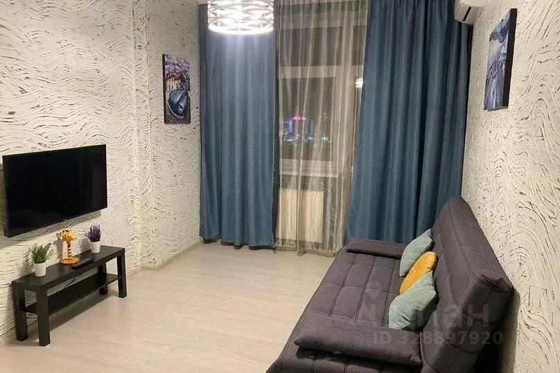1-к кв. Тюменская область, Тюмень ул. Малыгина, 90 (50.0 м) - Фото 2
