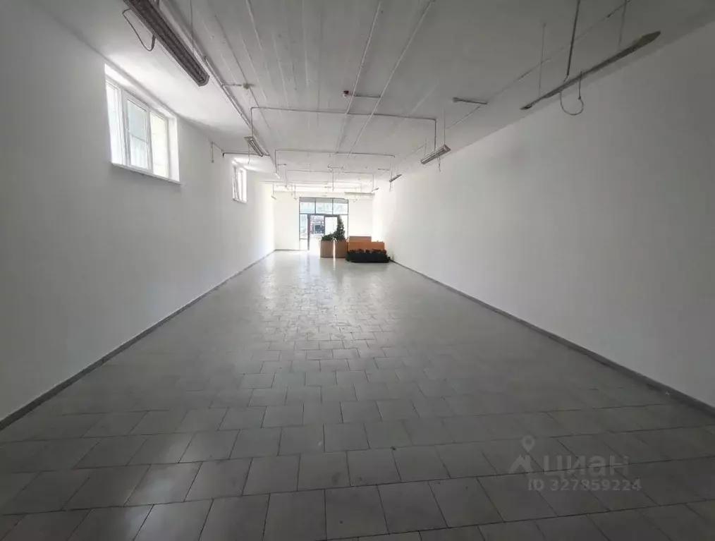 Торговая площадь в Северная Осетия, Владикавказ ул. Астана Кесаева, ... - Фото 1