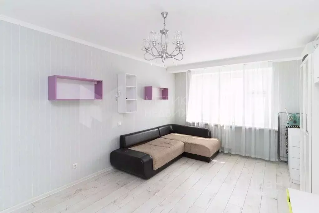 3-к кв. Тюменская область, Тюмень ул. Николая Семенова, 31к2 (90.3 м) - Фото 1