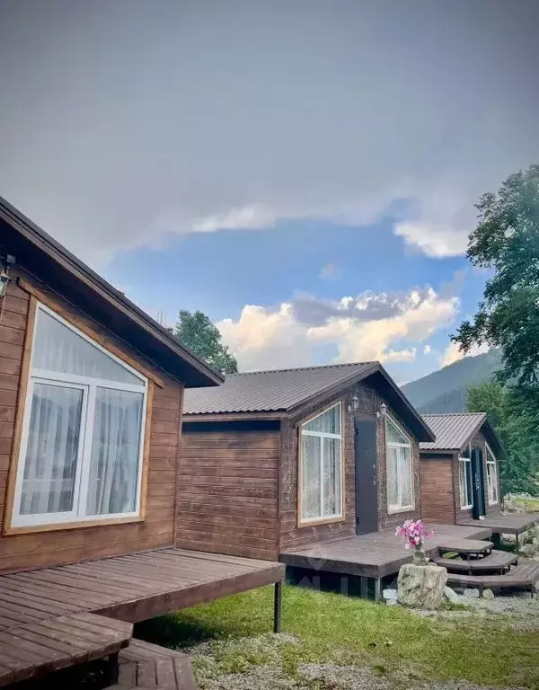 Дом в Карачаево-Черкесия, Зеленчукский район, с. Архыз ул. Курджиева, ... - Фото 1