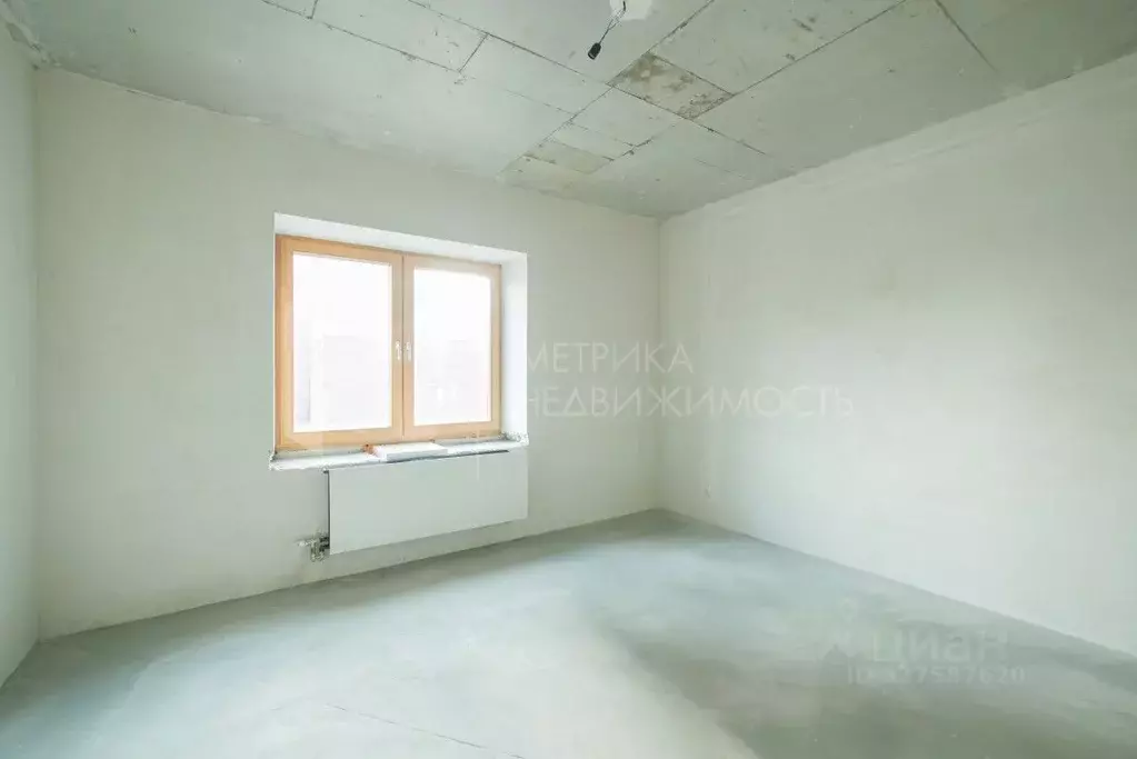 2-к кв. Тюменская область, Тюмень ул. 50 лет Октября, 4 (73.0 м) - Фото 1