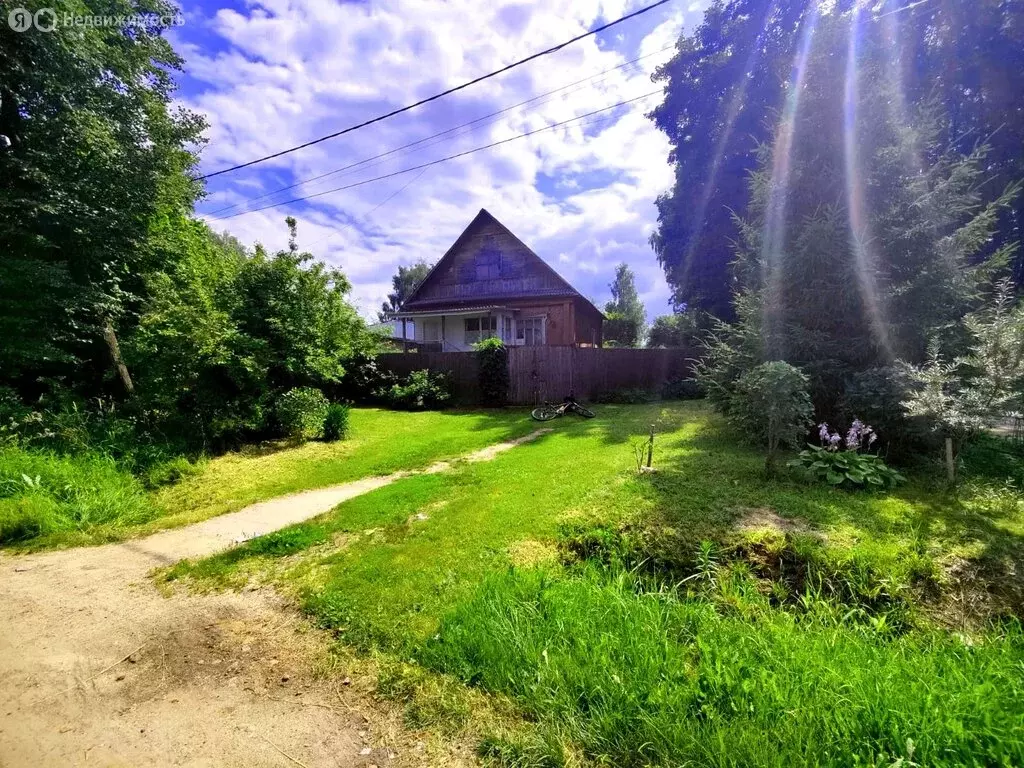 Дом в село Константиново, Советская улица, 70 (100 м) - Фото 0