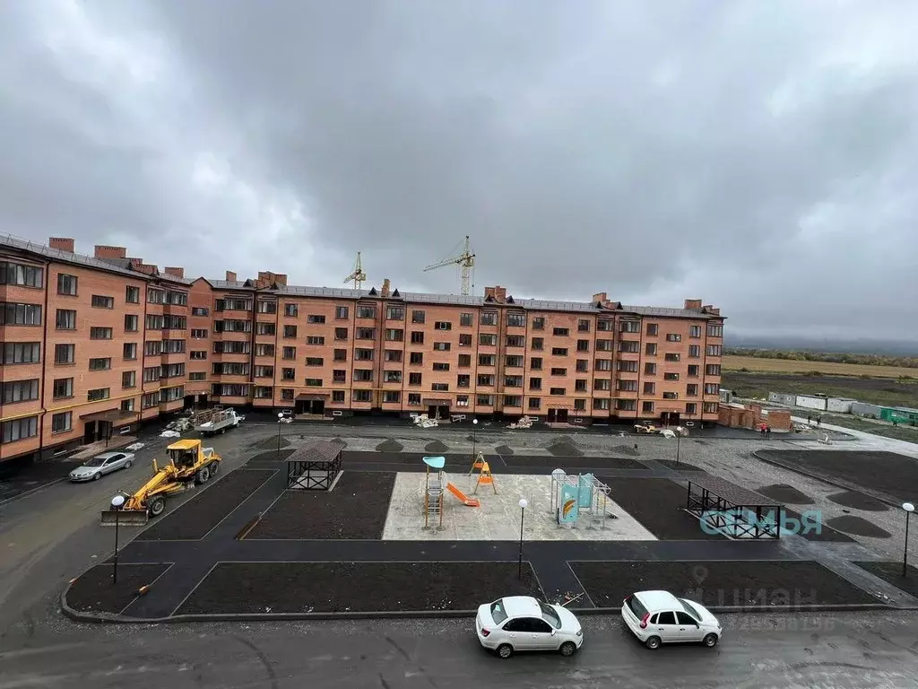 3-к кв. Северная Осетия, Владикавказ ул. Курсантов-Кировцев, 14 (85.8 ... - Фото 1