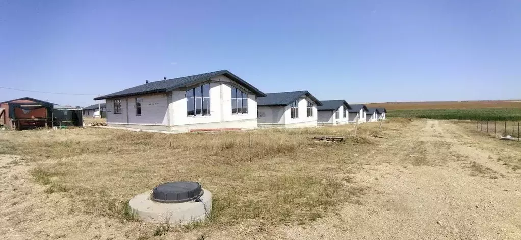 Участок в Крым, Феодосия Колос СПК, ул. Коммерческая (6.0 сот.) - Фото 0