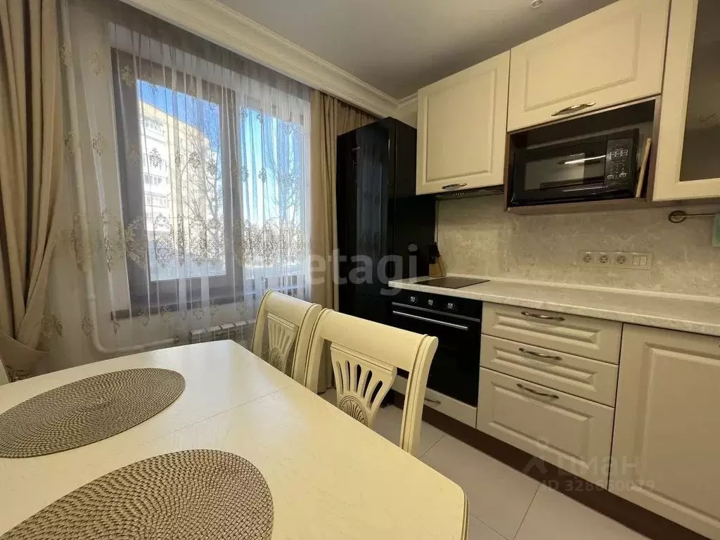2-к кв. Тюменская область, Тюмень ул. Свердлова, 22 (50.0 м) - Фото 1