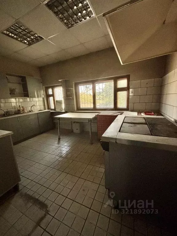 Помещение свободного назначения в Саратовская область, Саратов ш. ... - Фото 0