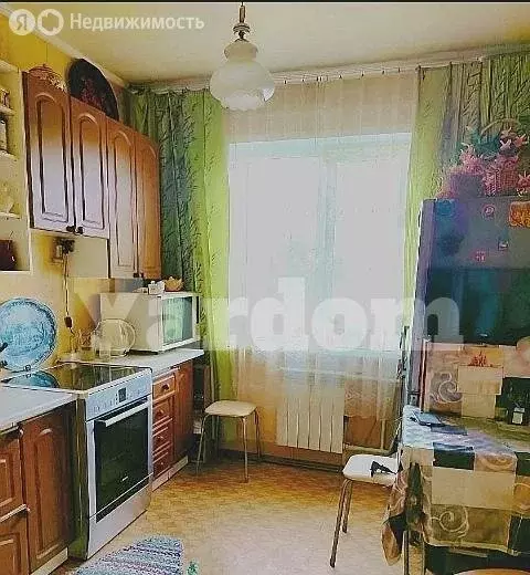 3-комнатная квартира: Красноярск, улица Конституции СССР, 27 (65 м) - Фото 1